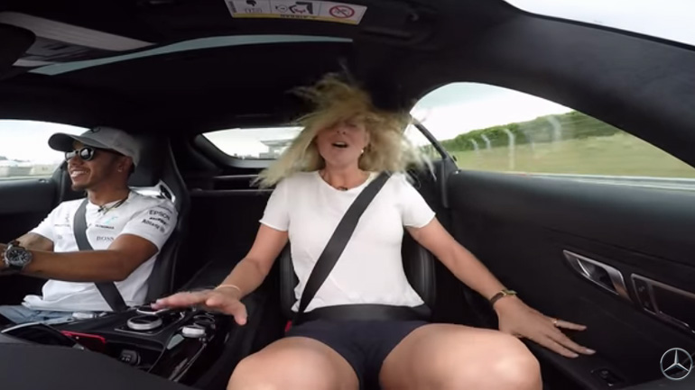 O Hamilton τρομάζει Βρετανίδα δημοσιογράφο